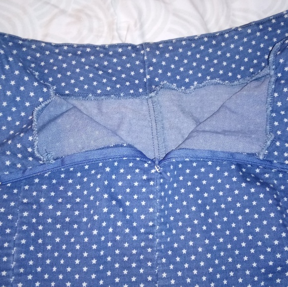 Buttons Shorts Blue with Stars size Medium - Picture 3 of 6